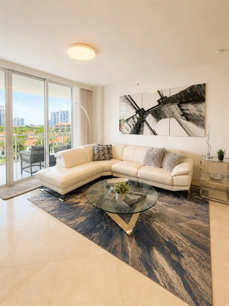 3000 NE 188th St #604 Aventura, FL 33180