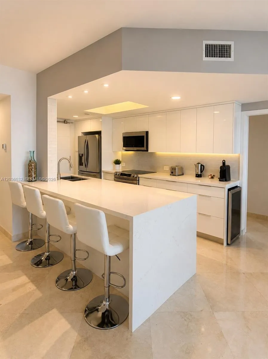 3000 NE 188th St #604 Aventura, FL 33180