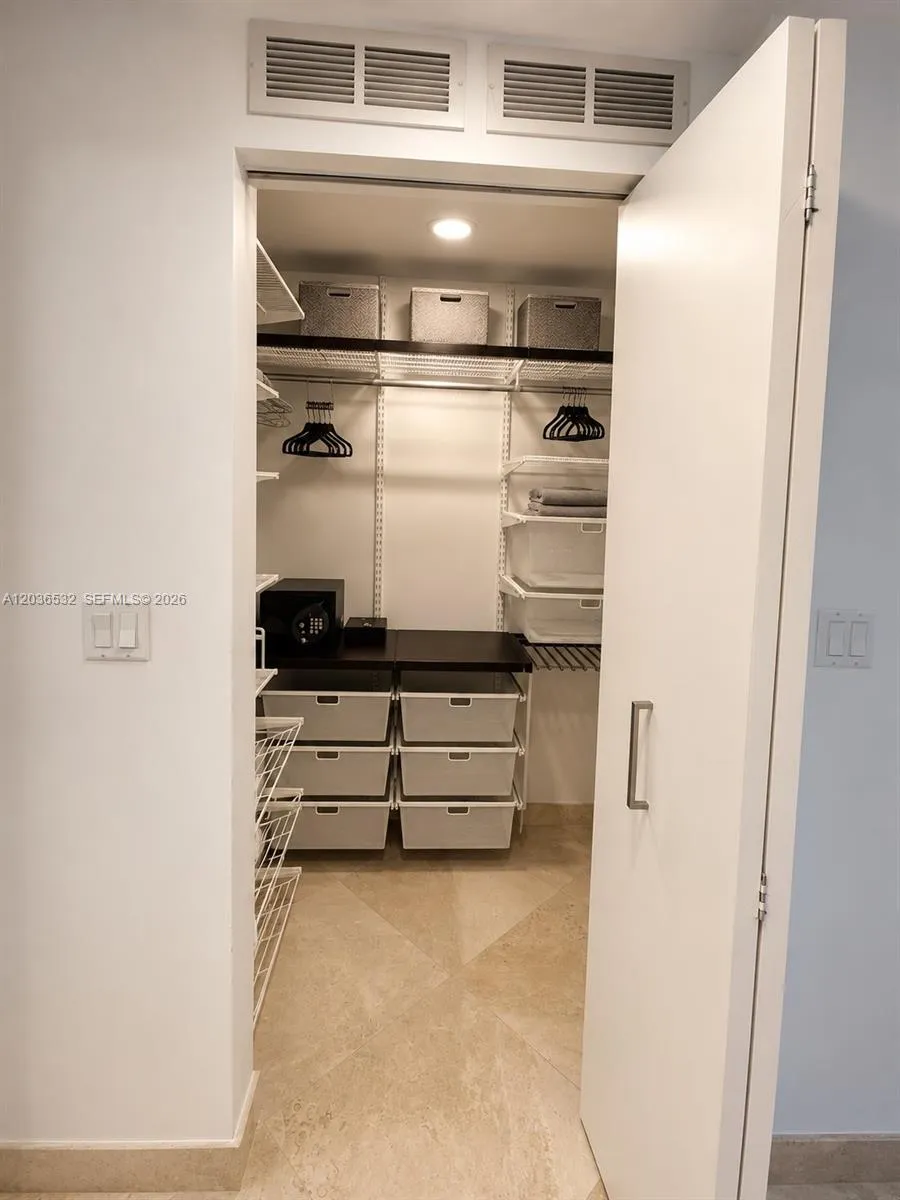 3000 NE 188th St #604 Aventura, FL 33180