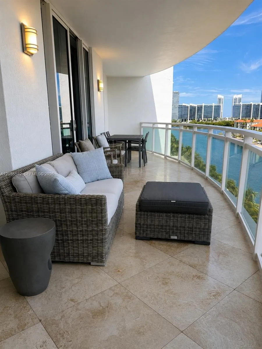 3000 NE 188th St #604 Aventura, FL 33180