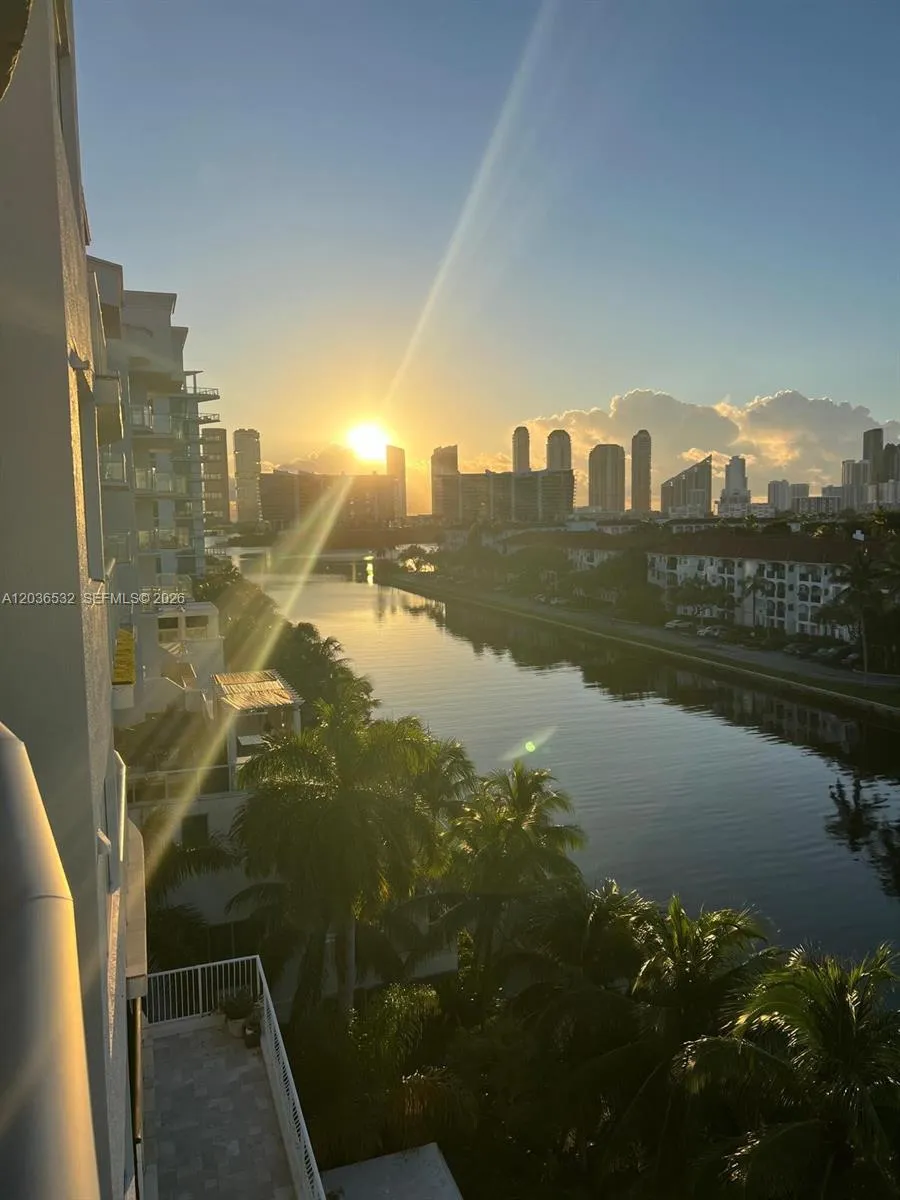 3000 NE 188th St #604 Aventura, FL 33180