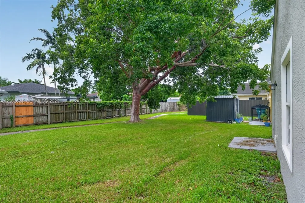 744 SW 9th St Florida City, FL 33034