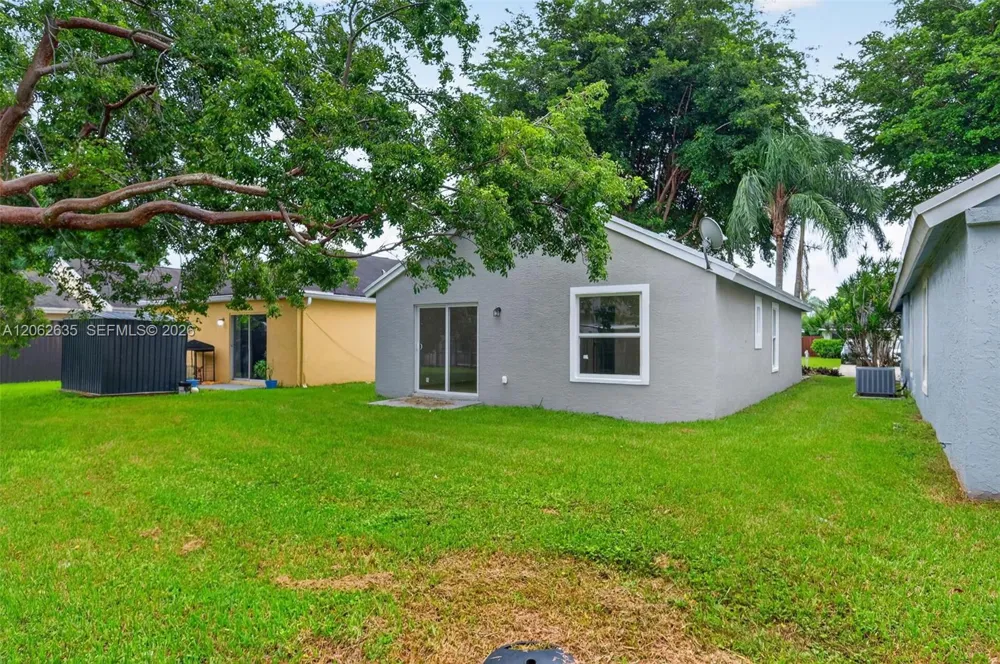 744 SW 9th St Florida City, FL 33034