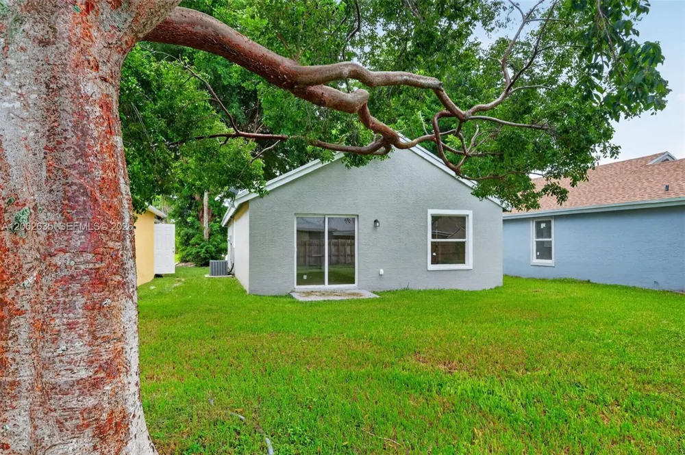 744 SW 9th St Florida City, FL 33034