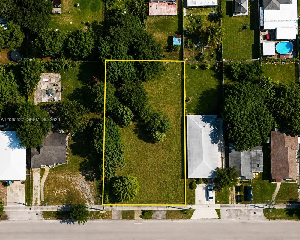 3143 NW 52nd St Miami, FL 33142