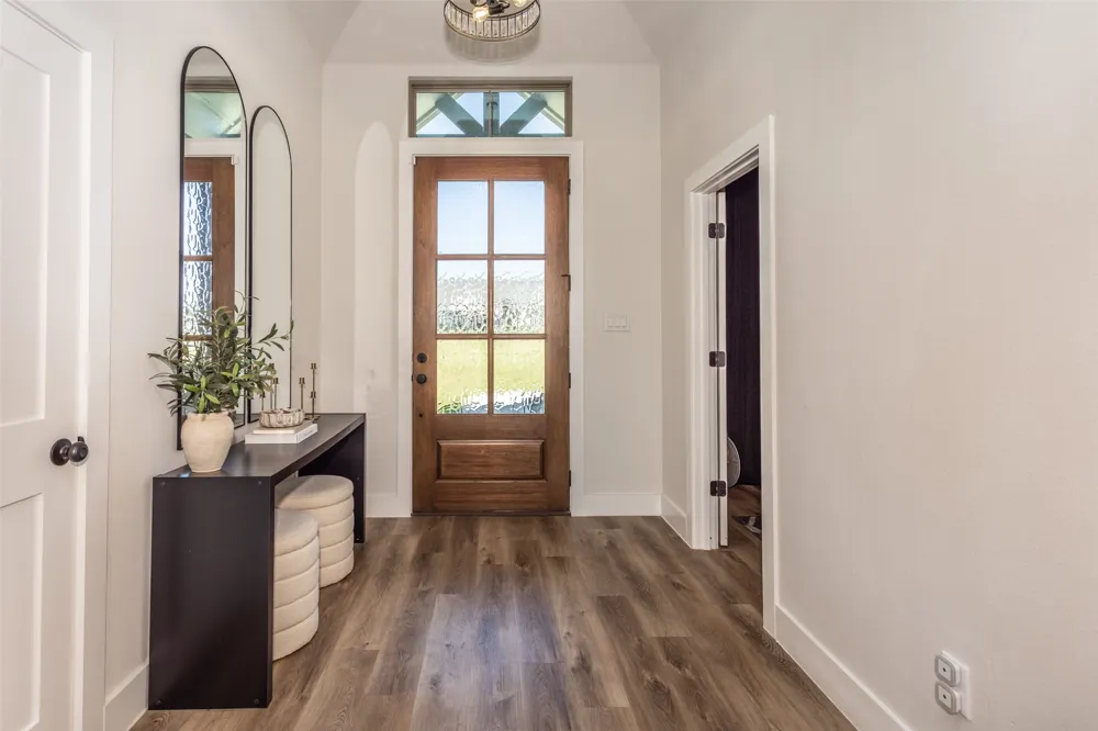 24 Dove Landing Valley View, TX 76272