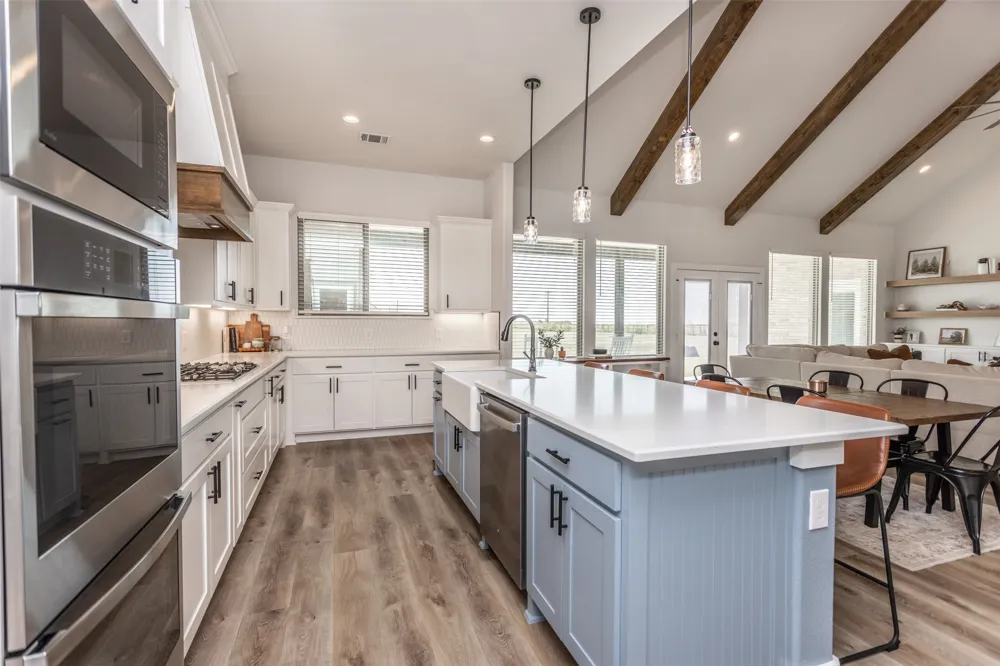 24 Dove Landing Valley View, TX 76272