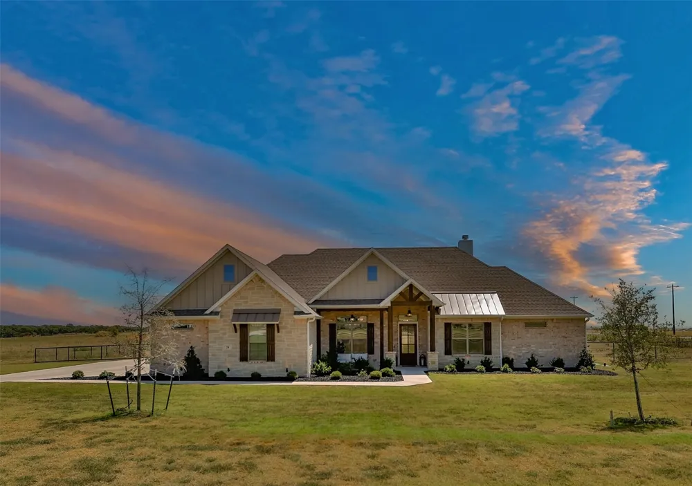 24 Dove Landing Valley View, TX 76272