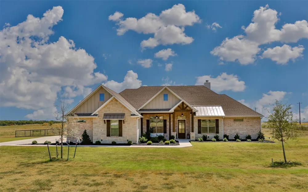 24 Dove Landing Valley View, TX 76272