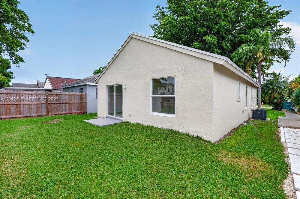 731 SW 10th St Florida City, FL 33034
