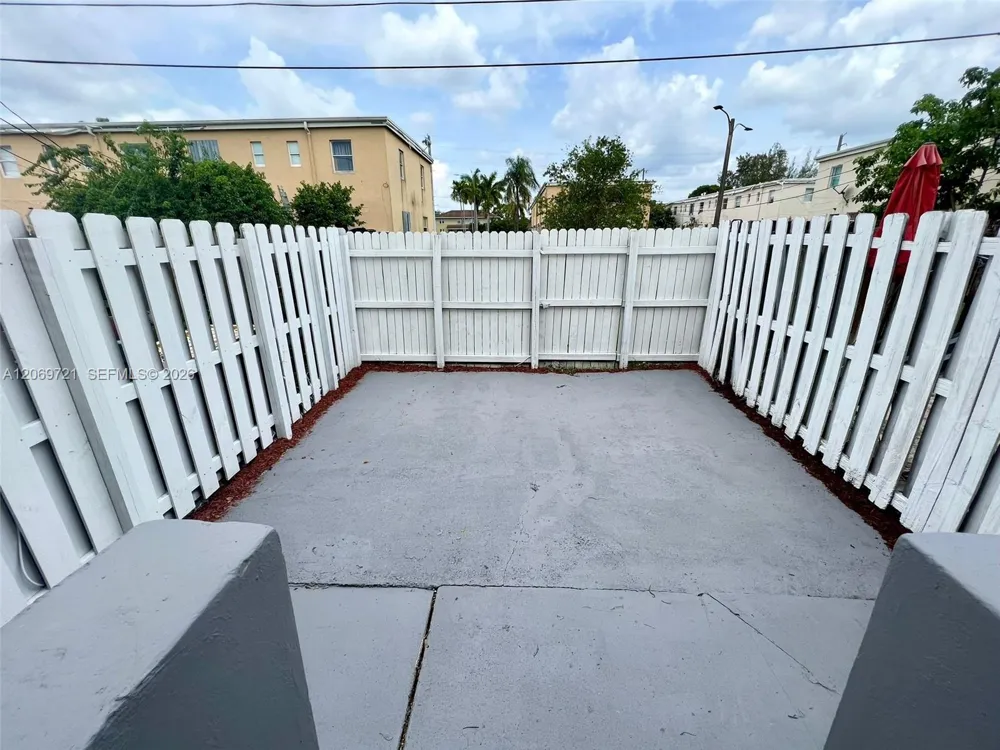 8460 NW 4th Ct #8460 Miami, FL 33150