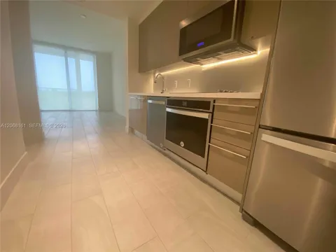 2000 Metropica Way #308