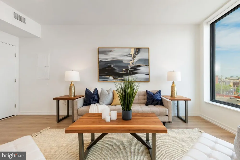 1141 FRONT STREET #208 Philadelphia, PA 19123