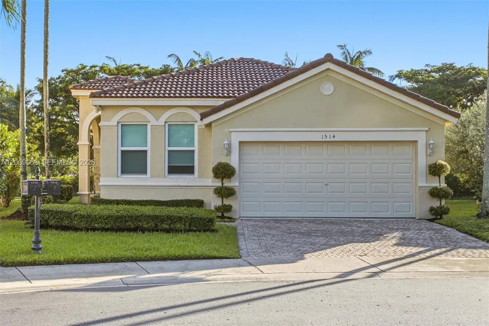 1514 Winterberry Ln Weston, FL 33327