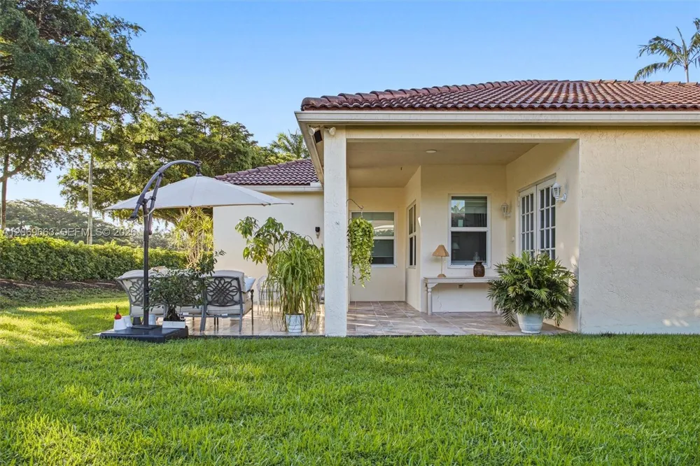 1514 Winterberry Ln Weston, FL 33327