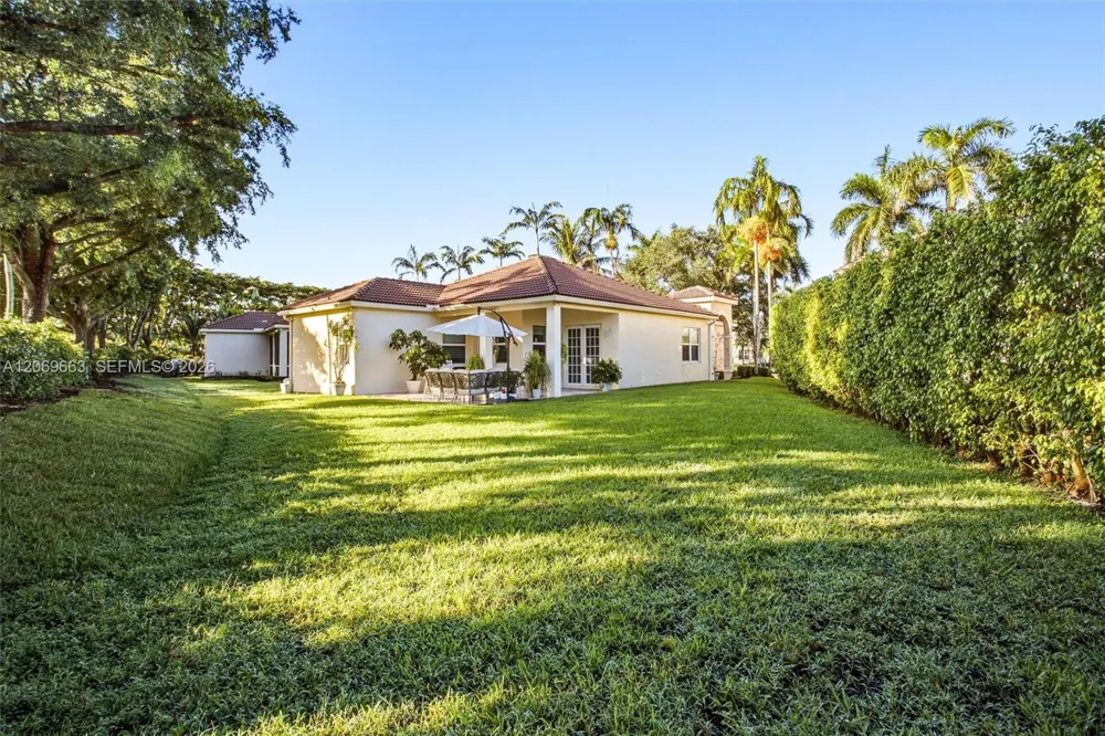 1514 Winterberry Ln Weston, FL 33327