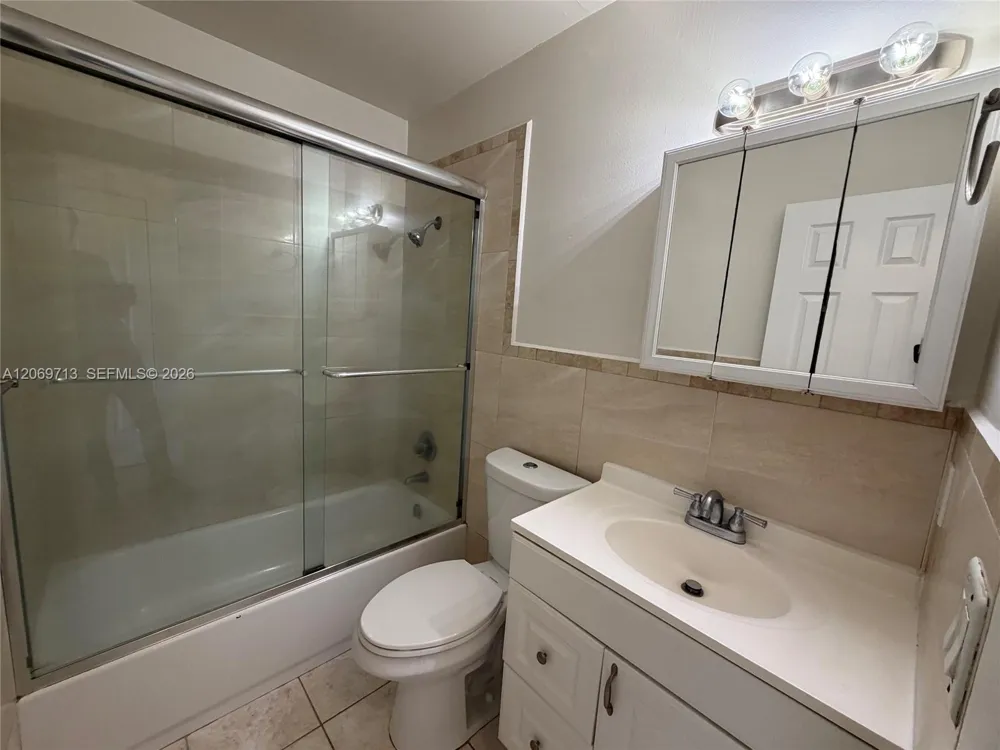432 Lakeside Dr #257 Margate, FL 33063