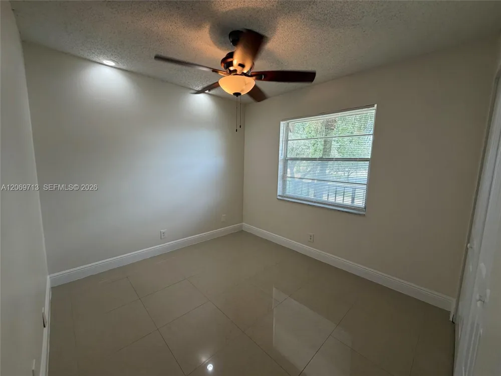 432 Lakeside Dr #257 Margate, FL 33063