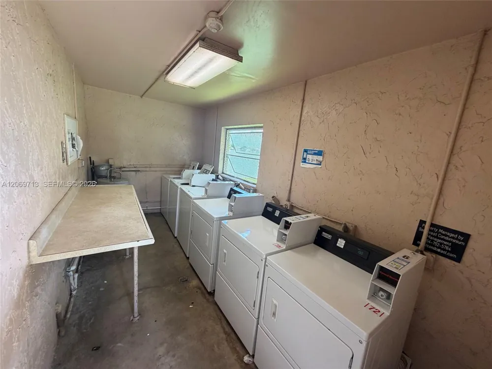 432 Lakeside Dr #257 Margate, FL 33063