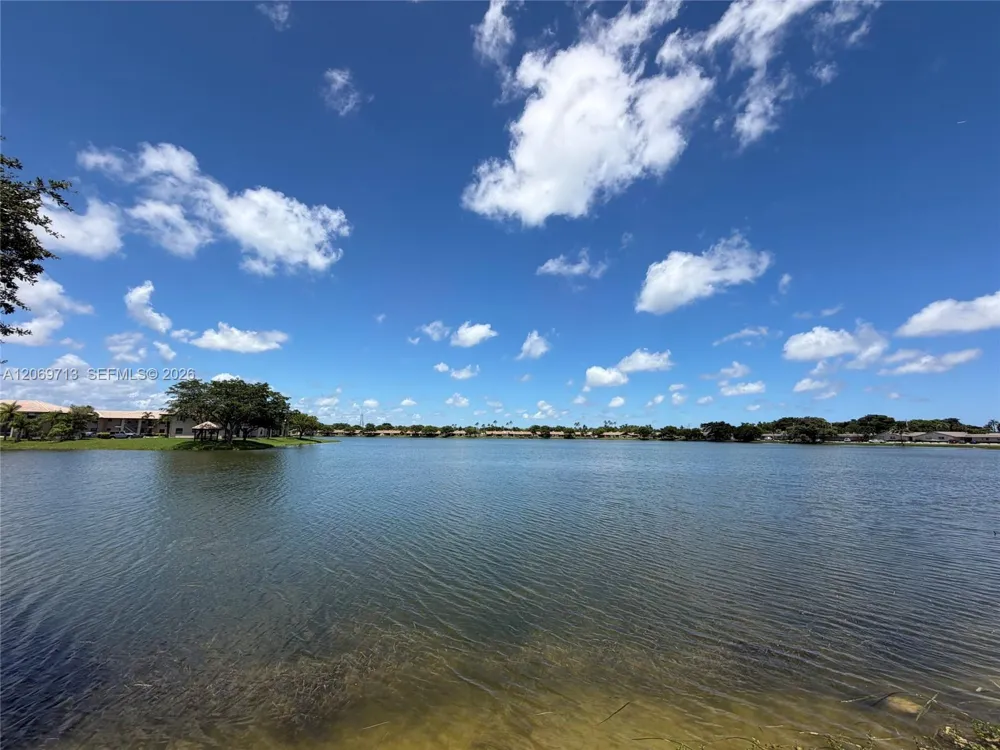 432 Lakeside Dr #257 Margate, FL 33063