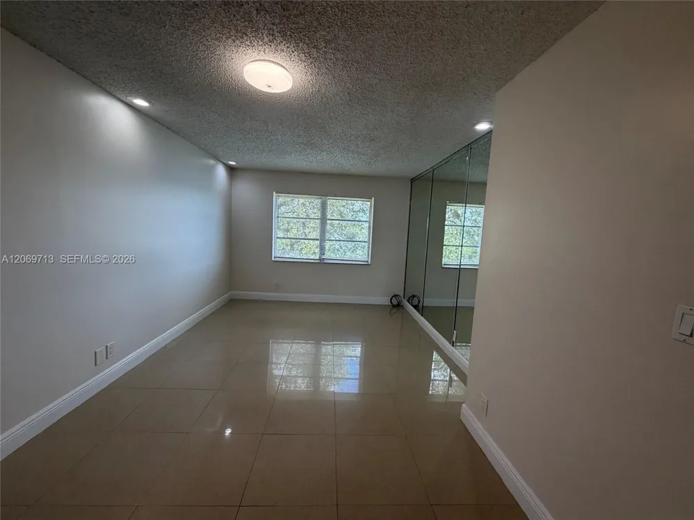 432 Lakeside Dr #257 Margate, FL 33063