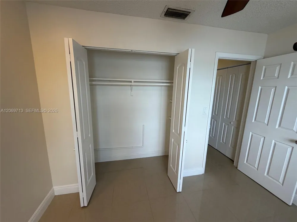 432 Lakeside Dr #257 Margate, FL 33063