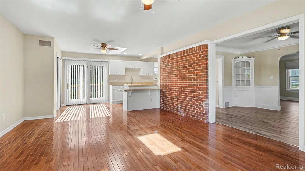 635 E Main Street Brighton City, MI 48116