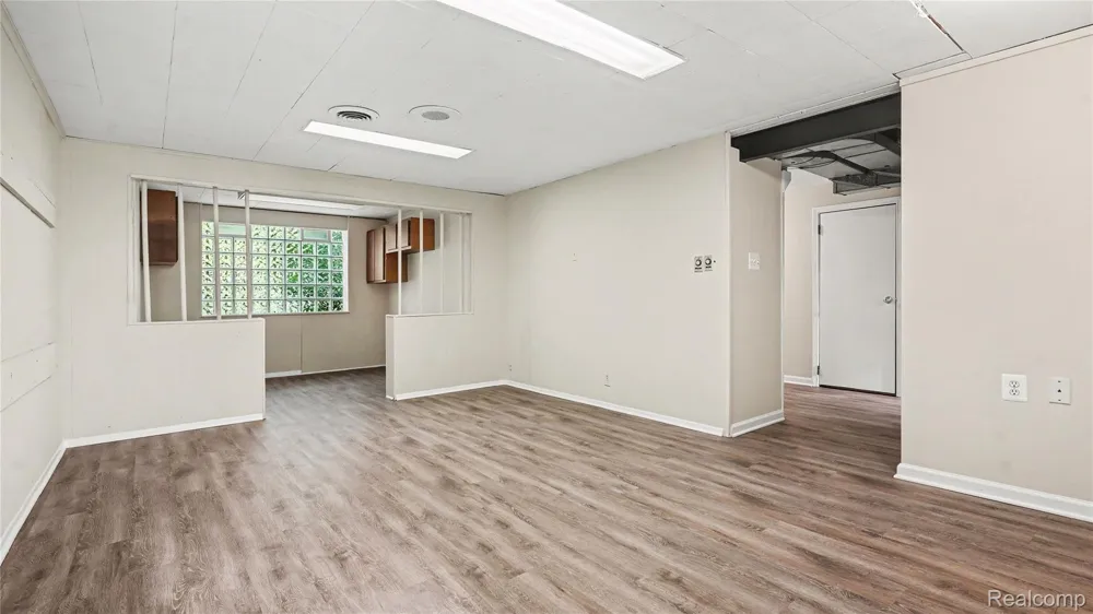 635 E Main Street Brighton City, MI 48116
