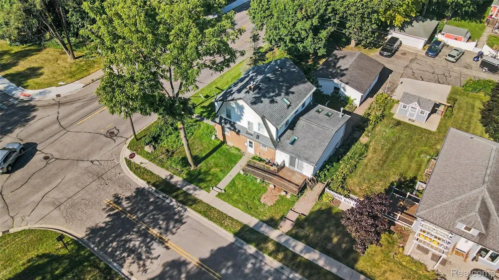 635 E Main Street Brighton City, MI 48116