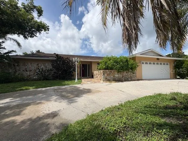 4240 CHARING CROSS ROAD Sarasota, FL 34241