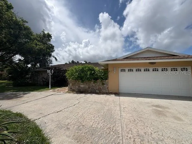 4240 CHARING CROSS ROAD Sarasota, FL 34241