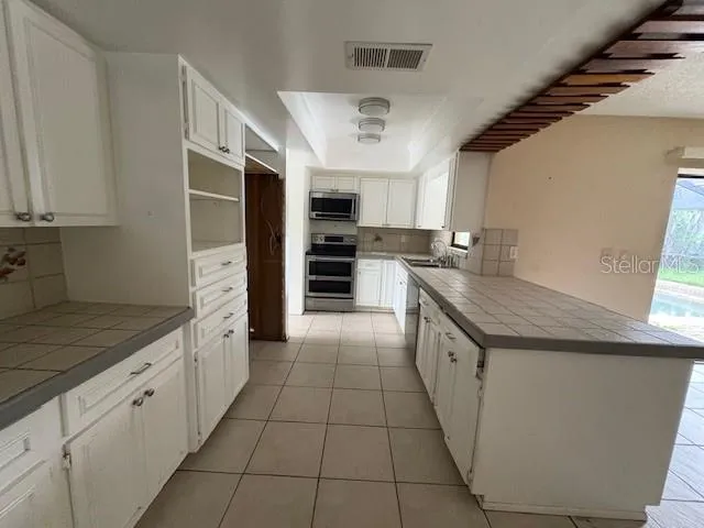 4240 CHARING CROSS ROAD Sarasota, FL 34241