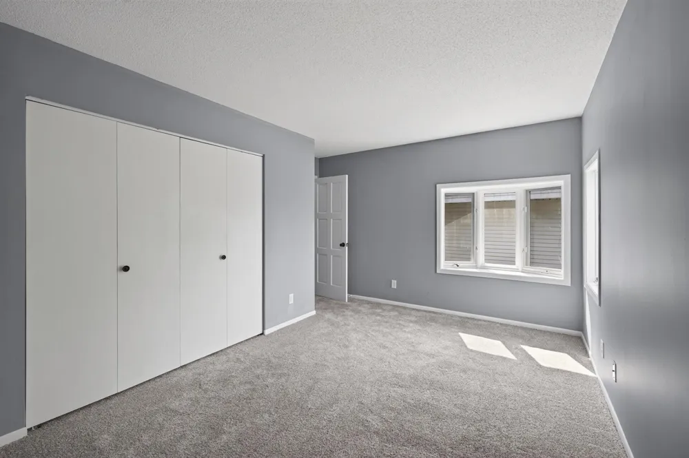 25 Stevens Street E Saint Paul, MN 55107