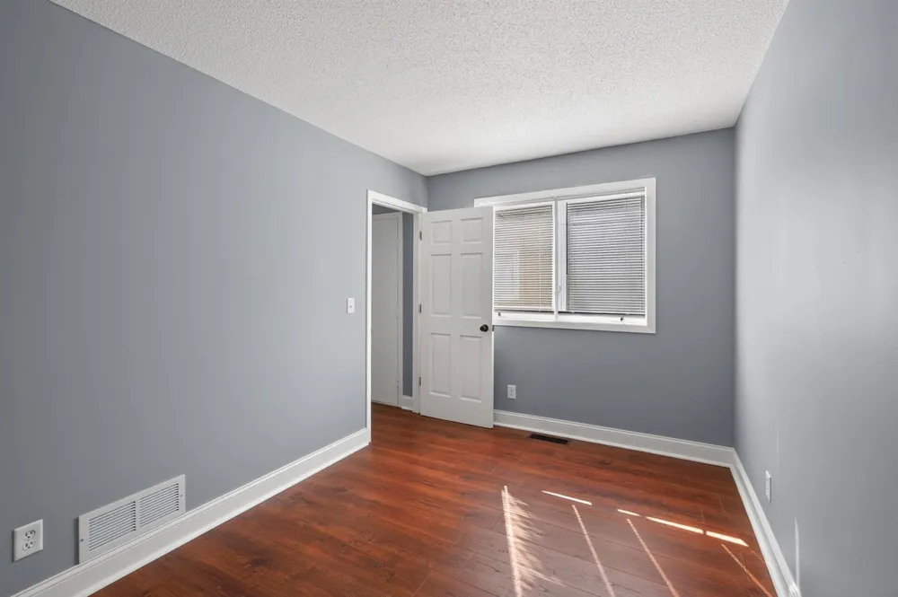 25 Stevens Street E Saint Paul, MN 55107