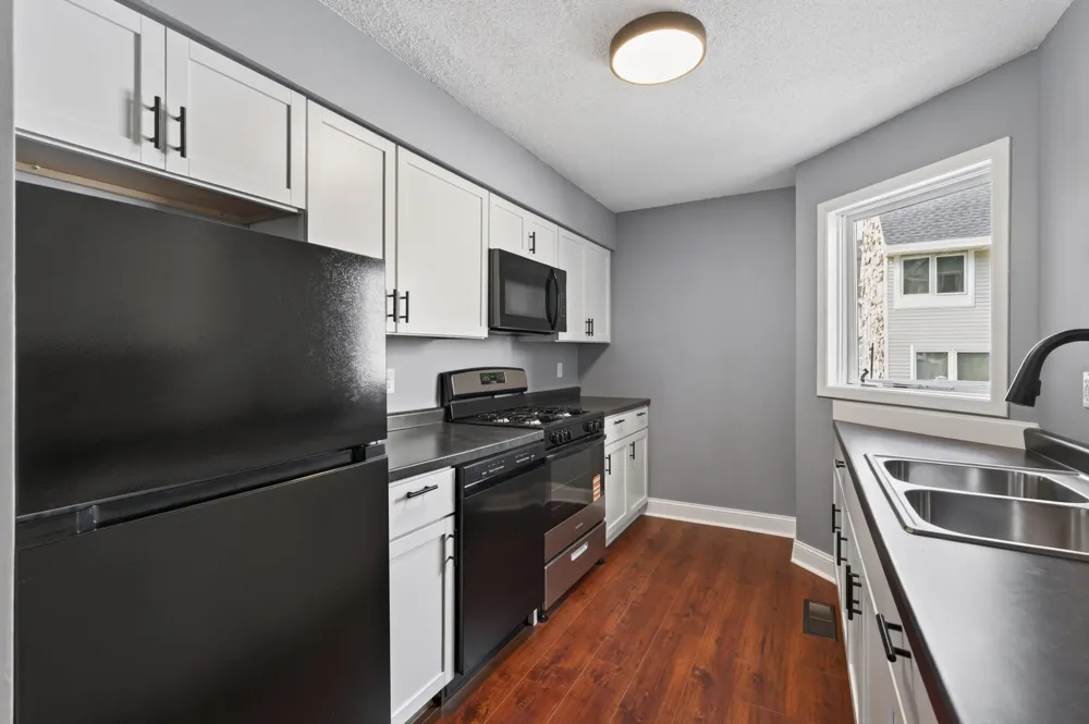 25 Stevens Street E Saint Paul, MN 55107