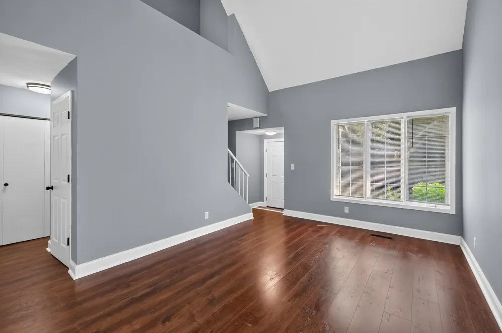25 Stevens Street E Saint Paul, MN 55107