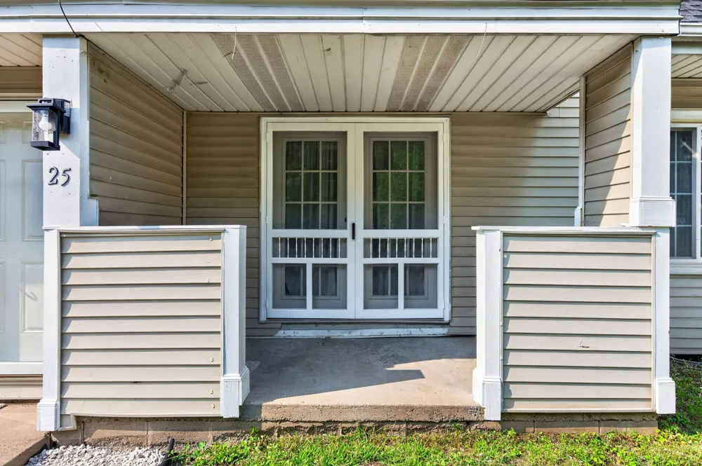 25 Stevens Street E Saint Paul, MN 55107