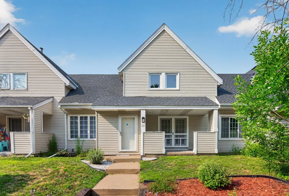 25 Stevens Street E Saint Paul, MN 55107