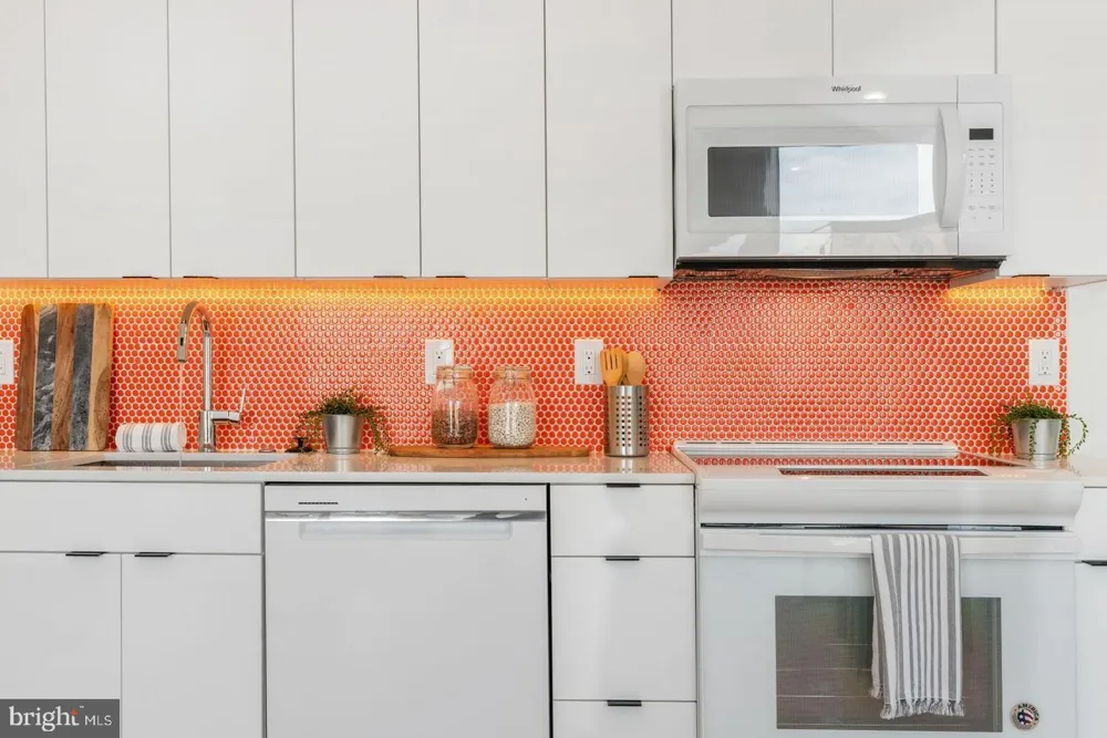 1141 FRONT STREET #203 Philadelphia, PA 19123