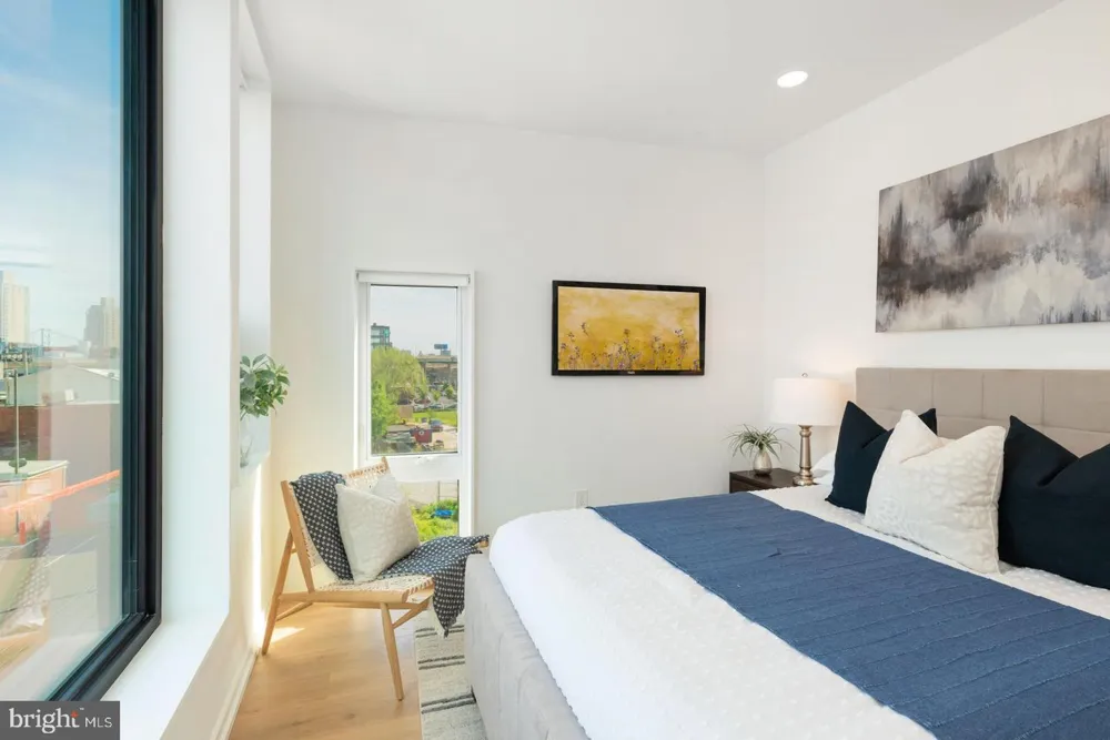 1141 FRONT STREET #203 Philadelphia, PA 19123