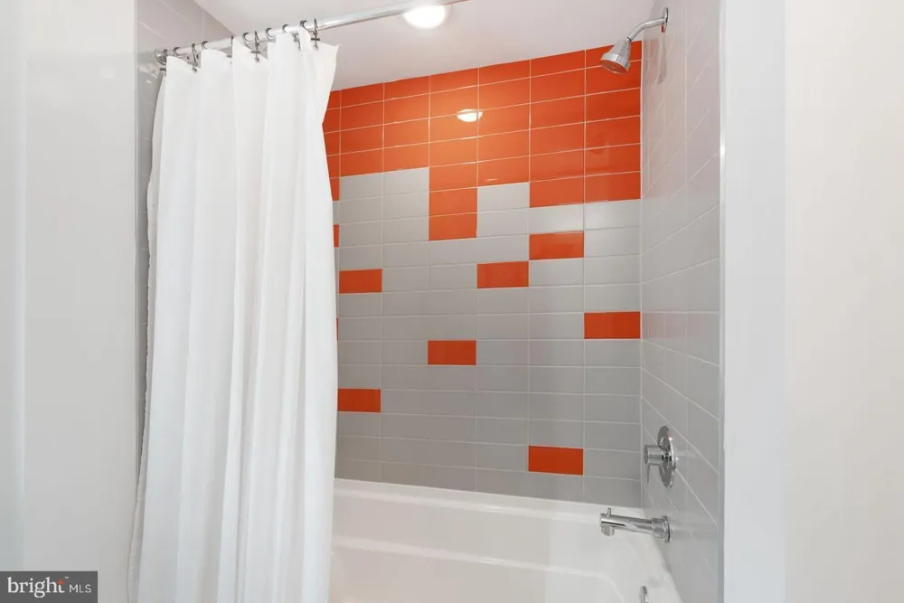 1141 FRONT STREET #203 Philadelphia, PA 19123