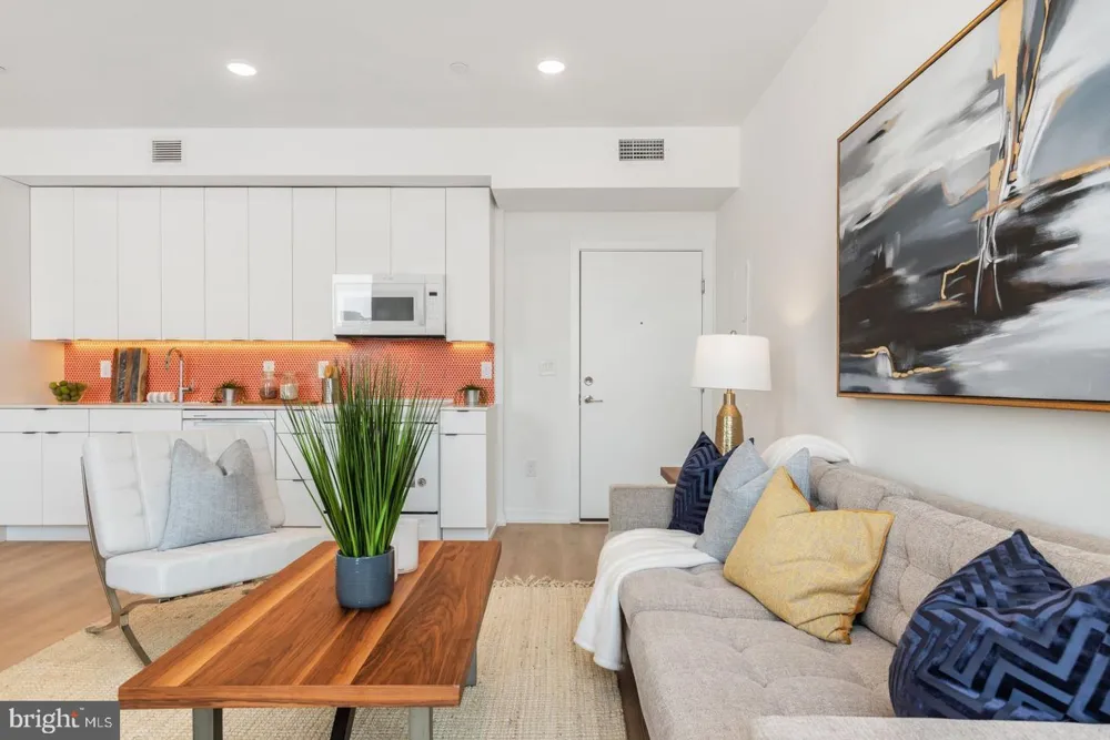 1141 FRONT STREET #203 Philadelphia, PA 19123