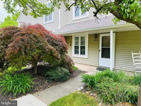 328 DELANCEY PLACE
