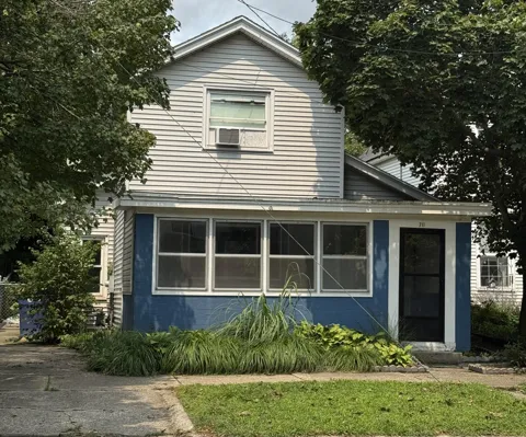 711 Veto Street NW