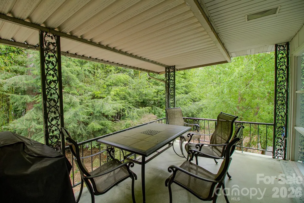36 Clarendon Road Asheville, NC 28806