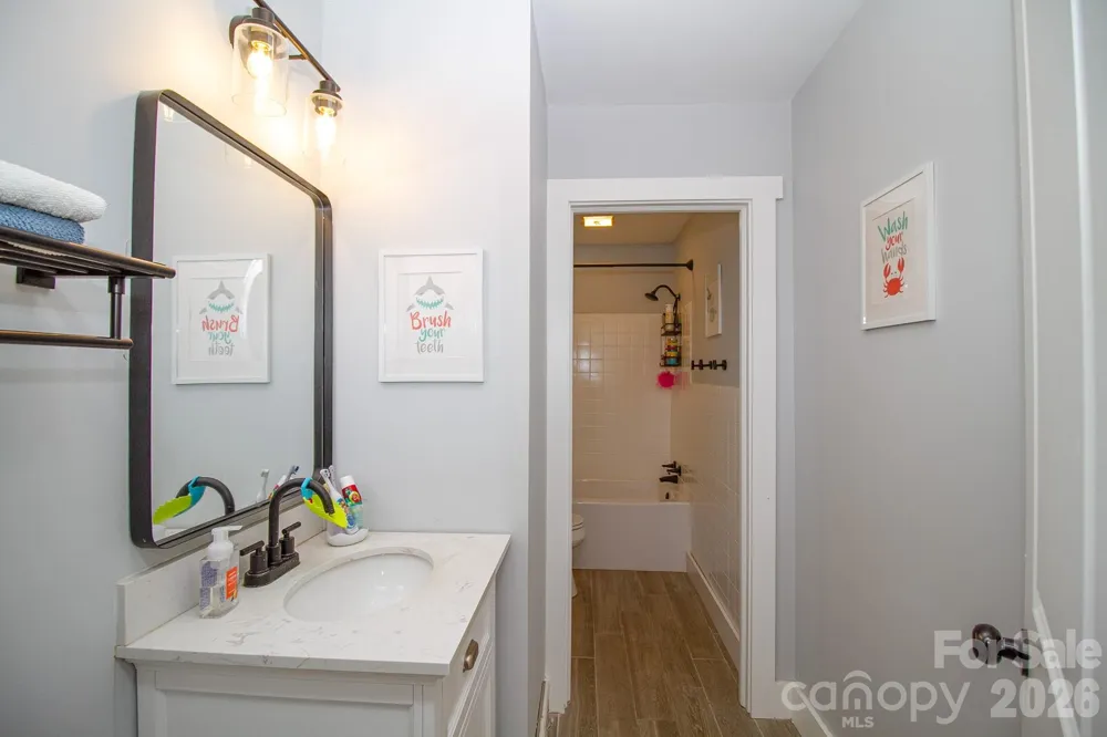 36 Clarendon Road Asheville, NC 28806