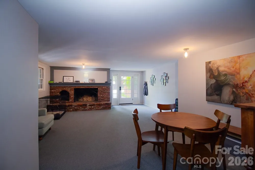 36 Clarendon Road Asheville, NC 28806