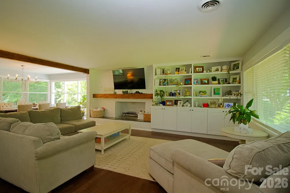 36 Clarendon Road Asheville, NC 28806