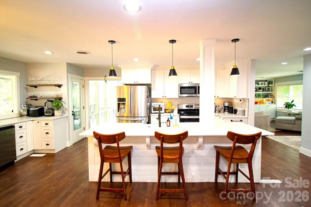 36 Clarendon Road Asheville, NC 28806