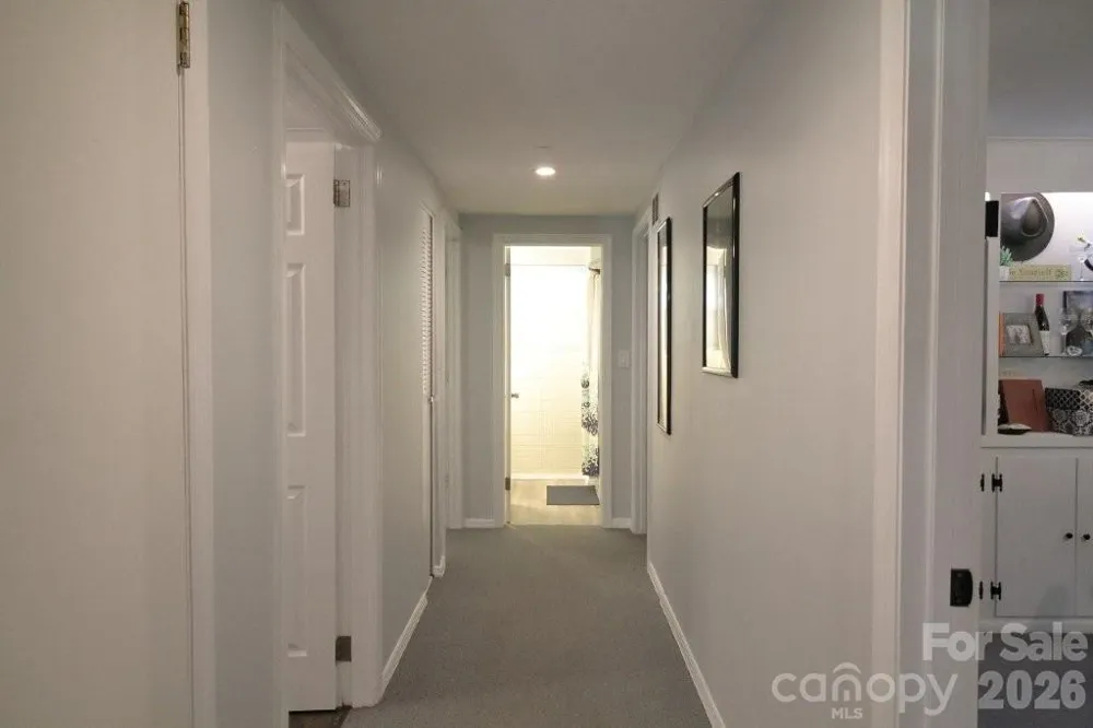 36 Clarendon Road Asheville, NC 28806
